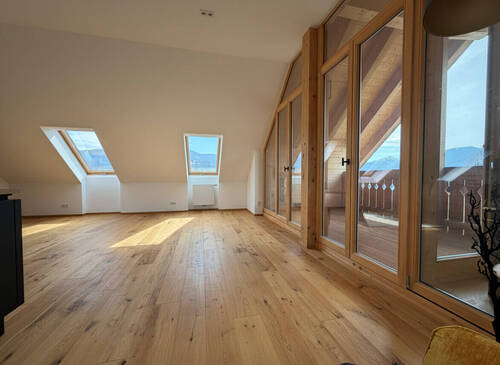 Wohnen, umgeben von Bergen - 