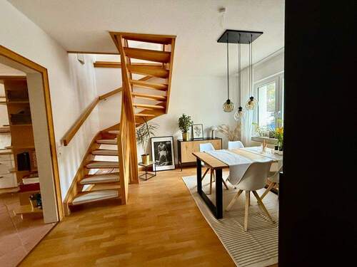 Esszimmer/Treppe - 