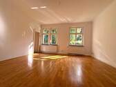 Schlafzimmer - Herrschaftliche Eigentumswohnung in bester Lage im Südviertel von Eisenach, Einzug kurzfristig möglich