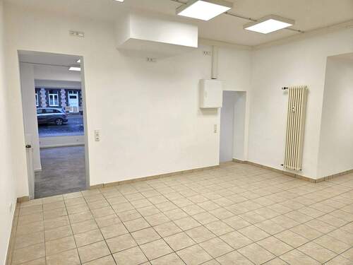 Ladengeschäft oder Praxis-/Büroräume - 