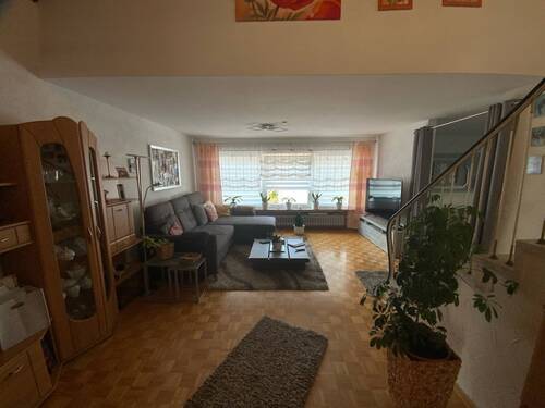 OG-Wohnung Wohnzimmer - 7 Zimmer Einfamilienhaus zum Kaufen in Albstadt