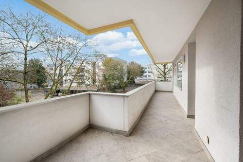 Großzügiger Südbalkon - 