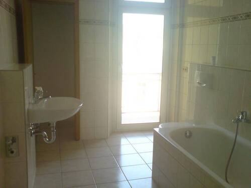 Bad - 2 Zimmer Etagenwohnung in Gera