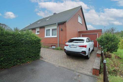 Zufahrt zum Haus und Garage - 