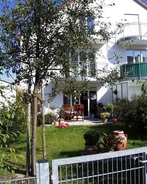 Süd-Ansicht - Gemütliche 2-Zimmer-Wohnung in ruhigem 6-Parteien-Haus