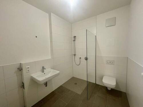 Badezimmer 106 - 2 Zimmer Etagenwohnung in Karlsruhe