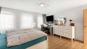 2. OG Schlafzimmer 1 - 