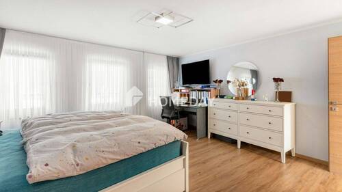 2. OG Schlafzimmer 1 - 