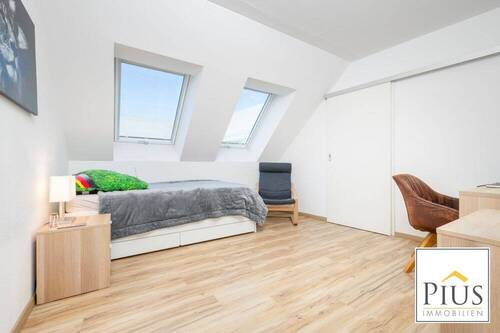Schlafzimmer mit Ankleide - Etagenwohnung mit 79,40 m² in Gersthofen zum Kaufen