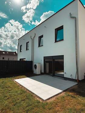 Rückansicht - 7 Zimmer Doppelhaushälfte zum Kaufen in Neuwied