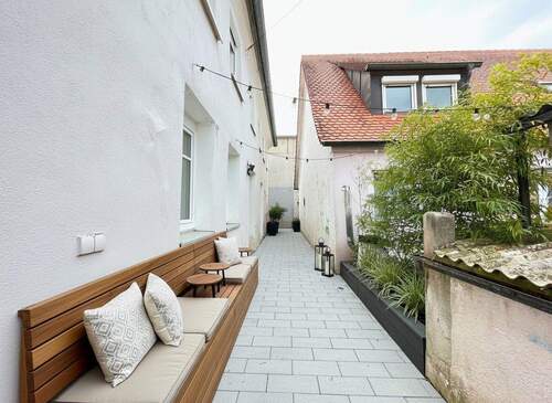 Eingangsbereich mit Modernisierungsbeispiel - Einfamilienhaus mit 287,60 m&sup2; in Nördlingen zum Kaufen