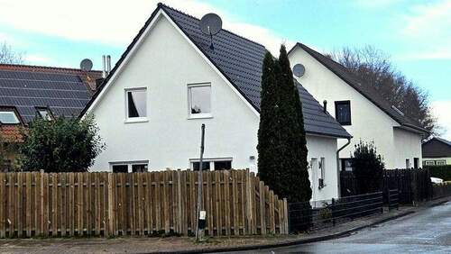 Jung, mordern u. stylisch! - Jung, modern, stylisch u. bezugsfrei! Top-Einfamilienhaus mit Garage - 0 % Käuferprovision!