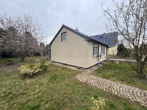 Blick ins Grundstück - 