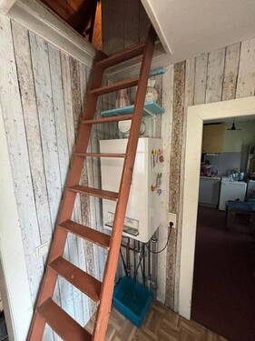 Flur mit Gas-Therme - 