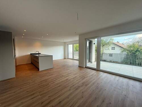 Moderne Wohnung mit Balkon - Neubau-Traum im 1.OG: Helle, moderne Wohnung zum Erstbezug in Hilzingen