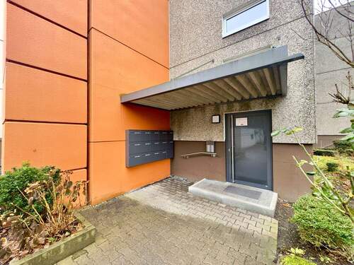 Hauseingang - 2 Zimmer Etagenwohnung zum Kaufen in Friedrichshafen