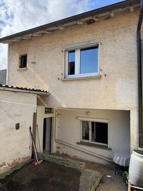 Hofseite - 3 Zimmer Einfamilienhaus zum Kaufen in Hauptstuhl