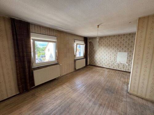 Schlafzimmer II im OG - 3 Zimmer Einfamilienhaus in Hauptstuhl