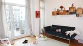 Wohnbereich / Balkon - 3 Zimmer Etagenwohnung zur Miete in Düsseldorf