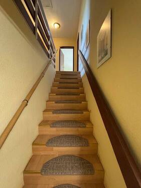  Treppe zum Untergeschoss - 