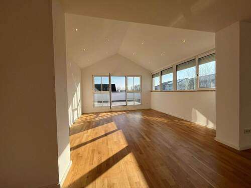 Wohnzimmer mit Dachterrasse - 3 Zimmer Etagenwohnung in Freising