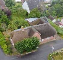 Ehemaliges Bauernhaus unter Reet möchte aus dem Dornröschenschlaf geweckt werden! - Oldsum