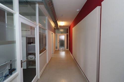 Flur - Büro mit 35,00 m&sup2; in Köln zur Miete