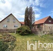 Kleines Haus mit kleinem Hof auf großem Grundstück sucht Familie - Neschwitz / Neudorf