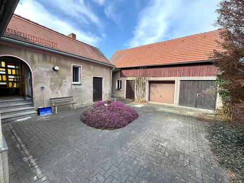 Hof - 5 Zimmer Einfamilienhaus in Neschwitz / Neudorf