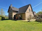 Aussenansicht 02 - Großzügiges Einfam.-Haus mit Sauna und Kaminofen in ruhiger Sackgassen-Lage