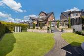 Garten - Familienparadies - Traumhaftes Einfamilienhaus mit wunderschönem Garten & sonniger Terrasse