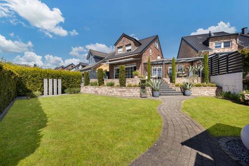 Garten - Familienparadies - Traumhaftes Einfamilienhaus mit wunderschönem Garten & sonniger Terrasse