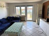 Wohnen/Essen mit Balkon - 
