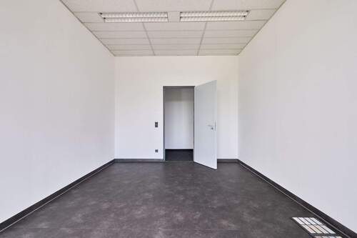 Bürofläche EG - Büro mit 390,00 m&sup2; in Nürnberg zur Miete