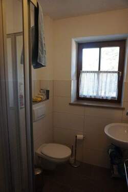 Bad 1. OG (Wohnung 1) - 