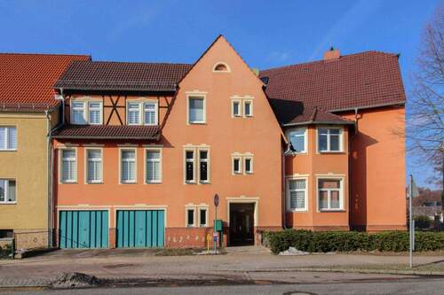 Fassade - 1 Zimmer Mehrfamilienhaus, Wohnhaus zum Kaufen in Treuenbrietzen