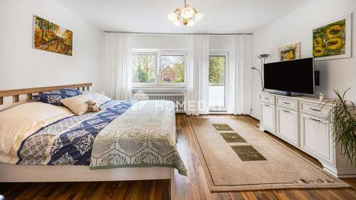 1. OG Elternschlafzimmer 1 - 