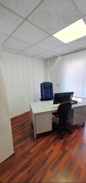 Büro 2. - Sonnige preiswerte Büroräume in Magdeburg-Neue Neustadt - Mittagstraße ca.26 m² zu vermieten .!