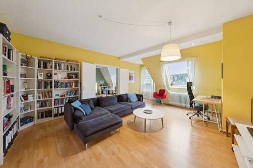 Wohnzimmer - 4 Zimmer Etagenwohnung zum Kaufen in Berlin