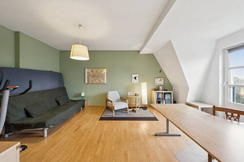 Zimmer I - 4 Zimmer Etagenwohnung in Berlin
