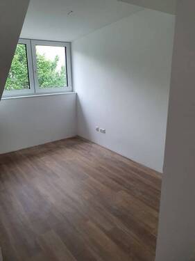 helle Räume trotz Dachschrägen - Etagenwohnung mit 60,00 m² in Ochsenfurt zur Miete