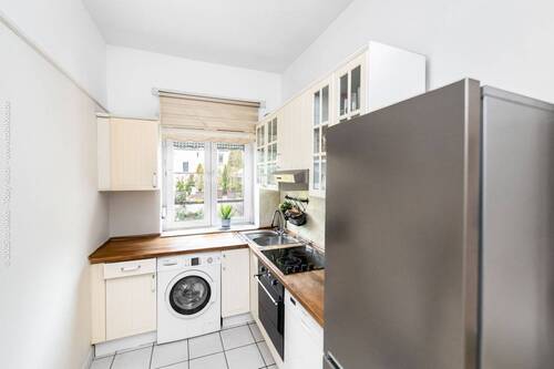 Küche 1. OG - Mehrfamilienhaus, Wohnhaus mit 263,50 m² in Frankfurt am Main zum Kaufen