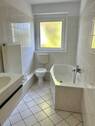 Tageslichtbad mit Wanne - 