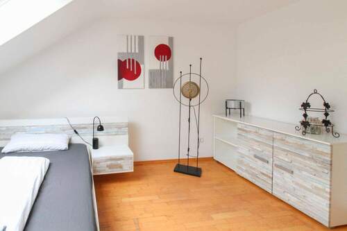 Zimmer 2 - 3 Zimmer Etagenwohnung in Heidelberg