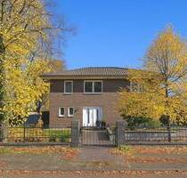 PURNHAGEN-IMMOBILIEN - Modernes und großzügiges Einfamilienhaus mit Carport in ruhiger Lage von Grohn - Bremen / Grohn PURNHAGEN-IMMOBILIEN - Modernes und großzügiges Einfamilienhaus mit Carport in ruhiger Lage von Grohn - Bremen / Grohn