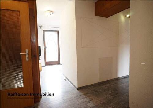 Raiffeisenstraße 13 - 