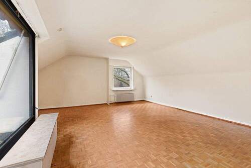 Zimmer OG mit Loggia - 