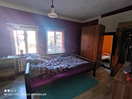 1. OG Schlafzimmer - 