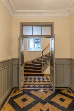 Entrée. - Mehrfamilienhaus, Wohnhaus in München