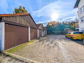 Innenhof - praktische Garagen - 